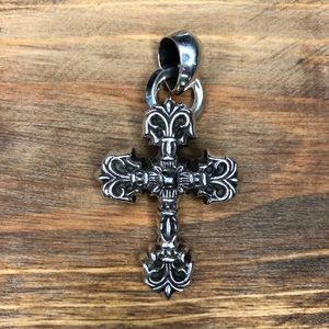 Medium Chrome Hearts filigree cross